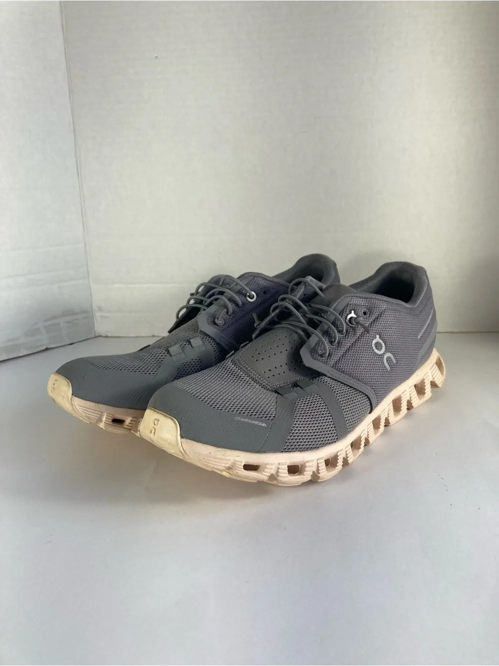 ON Cloud 5 Zinc Shell Womens 10 Gray Athletic Shoes Lightweight Breathable